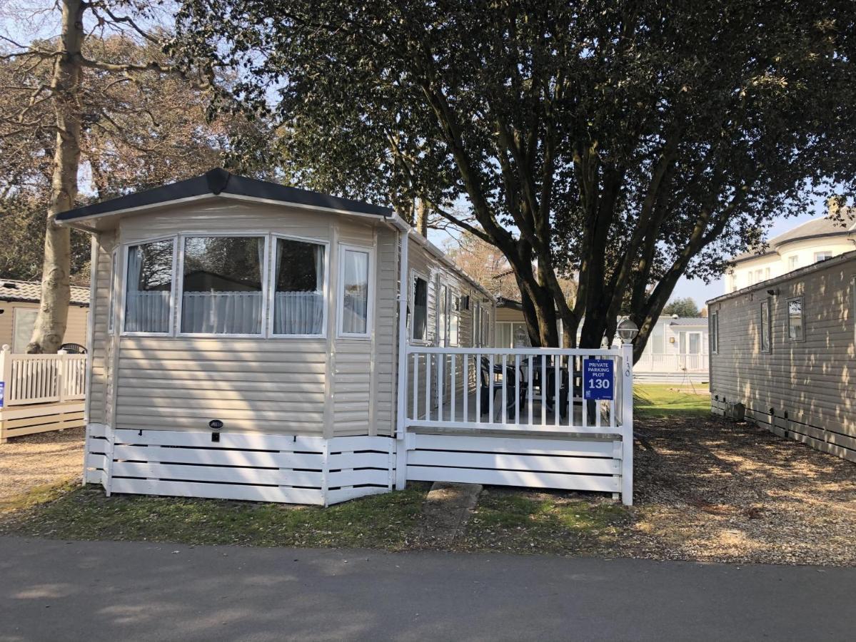 Mudeford Beach Lodge Extérieur photo