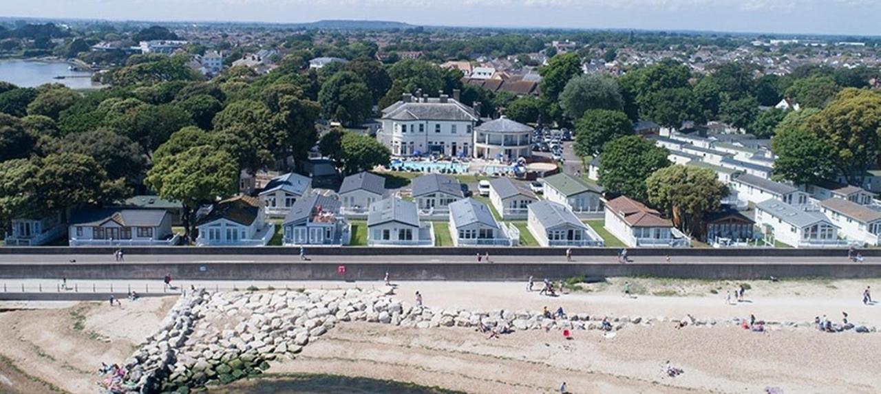 Mudeford Beach Lodge Extérieur photo