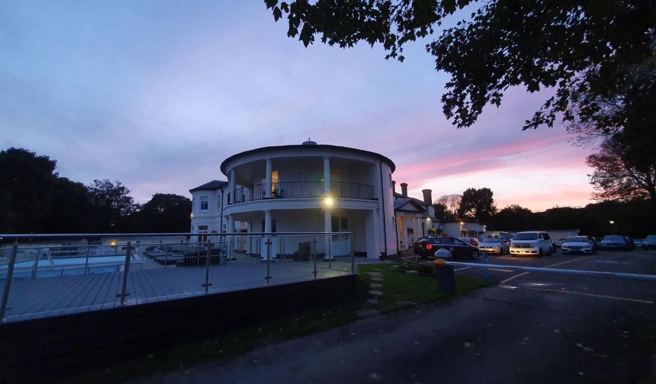 Mudeford Beach Lodge Extérieur photo