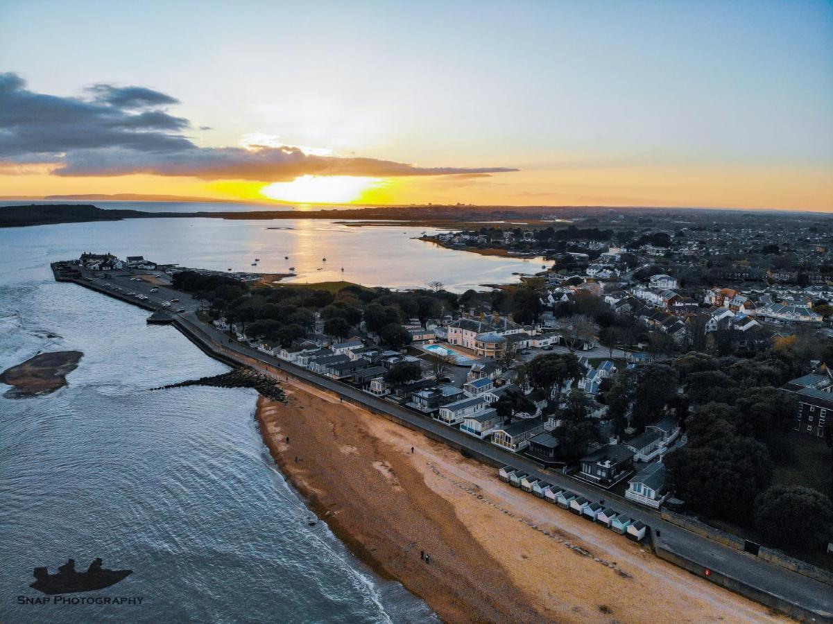 Mudeford Beach Lodge Extérieur photo